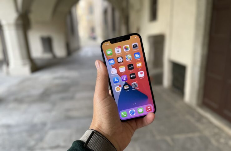 iPhone 12, per le prime recensioni è il modello da comprare