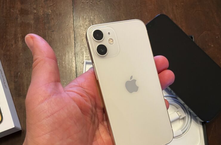 confrontoiphone12miniiphone12promaximg 5211