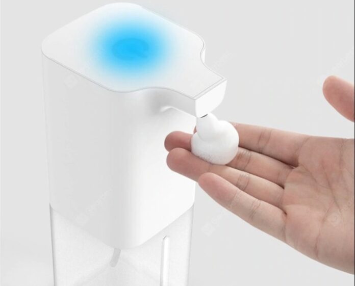 SMALL8, il distributore automatico di sapone contactless in offerta lampo a 12 euro circa