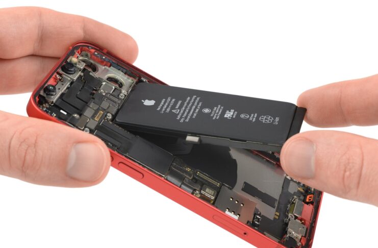 iPhone 12 mini smontato, nessuna sorpresa e batteria da 8.57 Wh