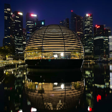 Apple celebra l’arrivo di iPhone 12 mini e iPhone 12 Pro Max