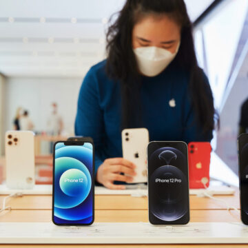 Apple celebra l’arrivo di iPhone 12 mini e iPhone 12 Pro Max