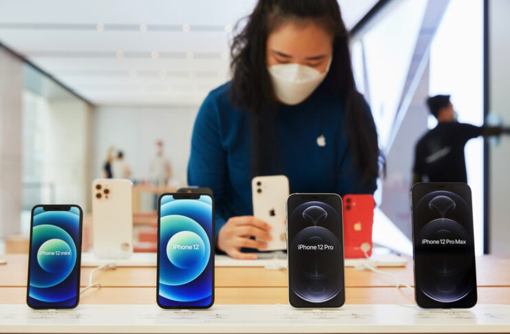 Apple celebra l’arrivo di iPhone 12 mini e iPhone 12 Pro Max