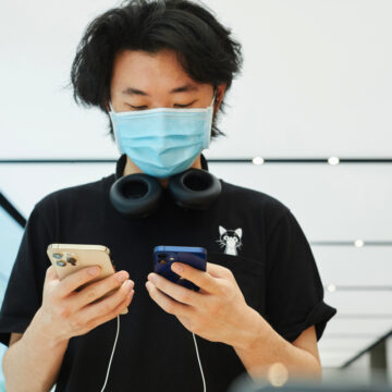 Apple celebra l’arrivo di iPhone 12 mini e iPhone 12 Pro Max