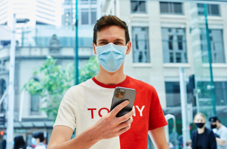 Apple celebra l’arrivo di iPhone 12 mini e iPhone 12 Pro Max