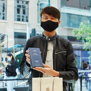 Apple celebra l’arrivo di iPhone 12 mini e iPhone 12 Pro Max