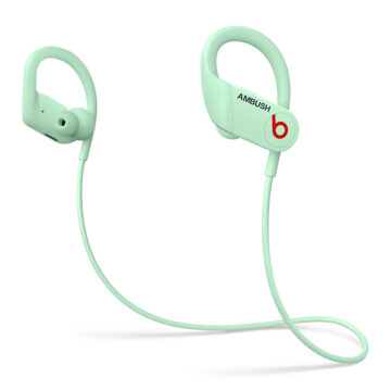 Da Apple gli auricolari PowerBeats Ambush che brillano al buio