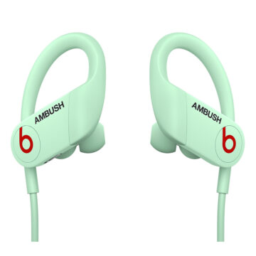 Da Apple gli auricolari PowerBeats Ambush che brillano al buio