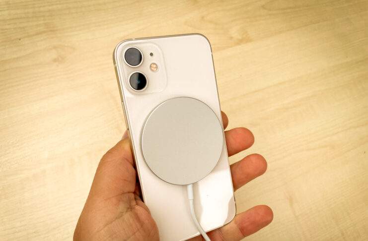 Recensione iPhone 12 Mini: il telefono di chi apprezza le piccole cose della  vita