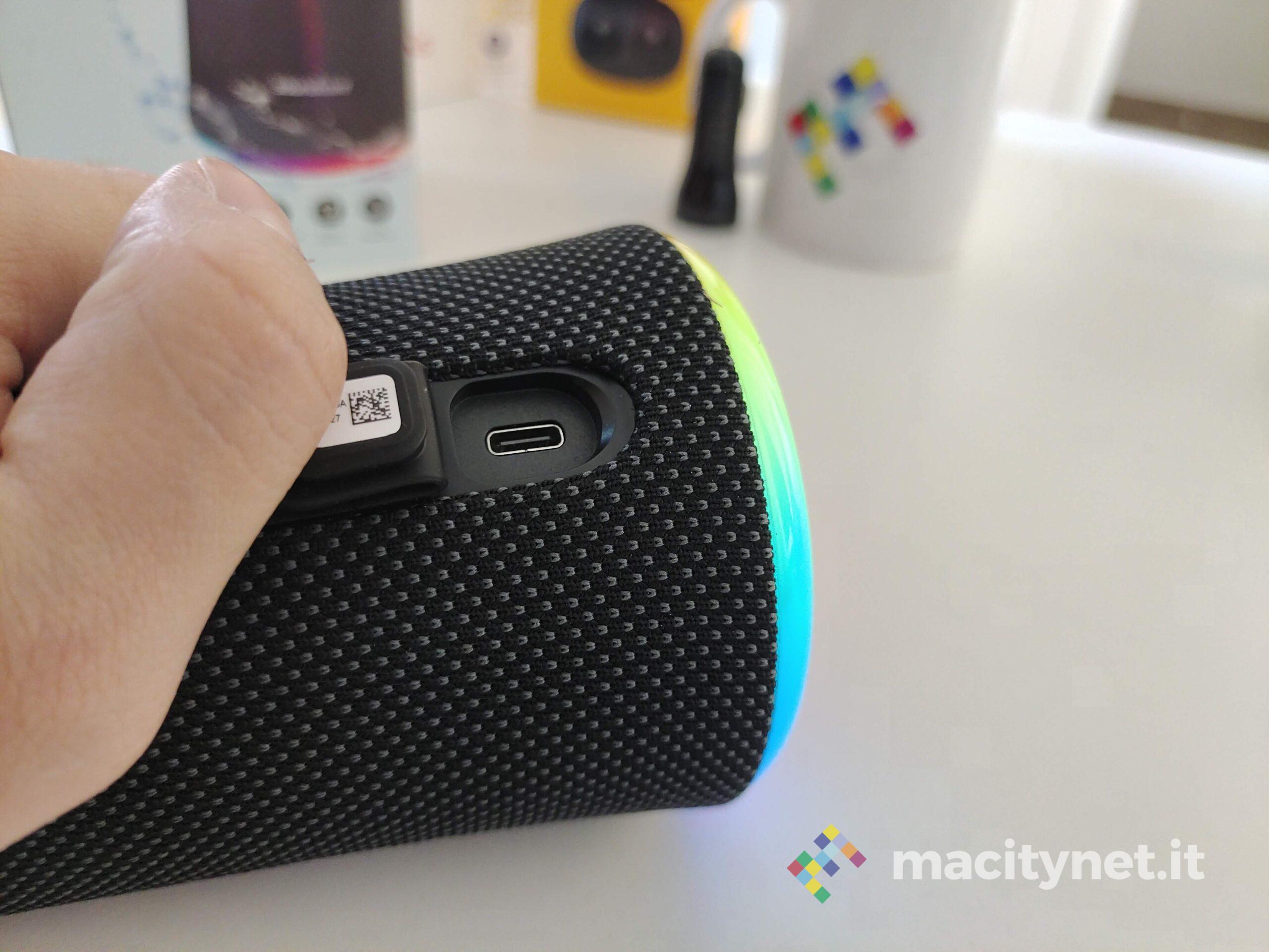 Recensione Soundcore Motion+ e Flare 2: in prova due potenti altoparlanti bluetooth Recensione Soundcore Motion+ e Flare 2: in prova due potenti altoparlanti bluetooth