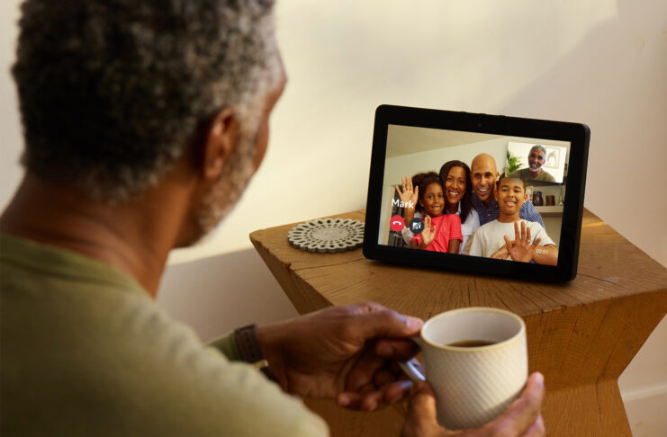 ALEXA, arrivano le videochiamate di gruppo fino a 7 amici o familiari