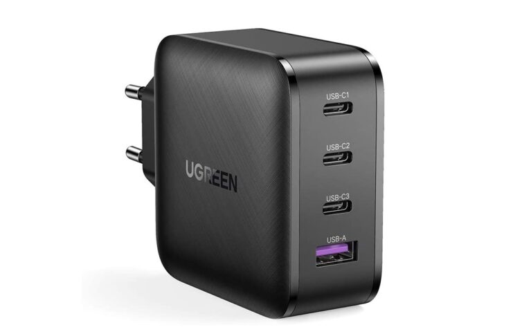 Ricaricare i dispositivi Apple al massimo:  alimentatore con 3 porte USB-C in sconto a 39,99 euro