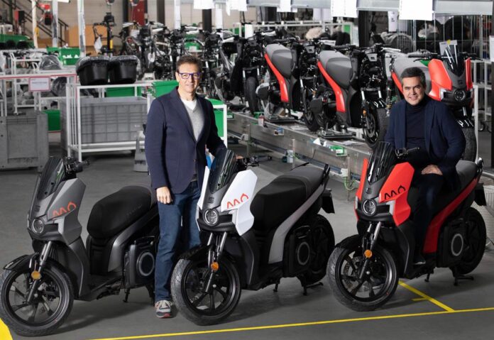 MÓ eScooter 125: inizia la produzione del primo scooter elettrico di SEAT