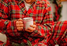 Secondo uno studio australiano lavorare da casa in pigiama non pregiudica la produttività