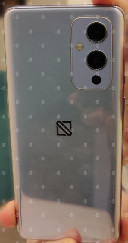 Ecco la prima foto di OnePlus 9