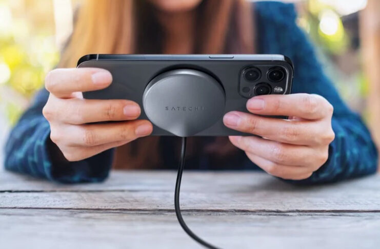 Satechi USB-C Magnetic Wireless Charging Cable carica gli iPhone 12 senza fili