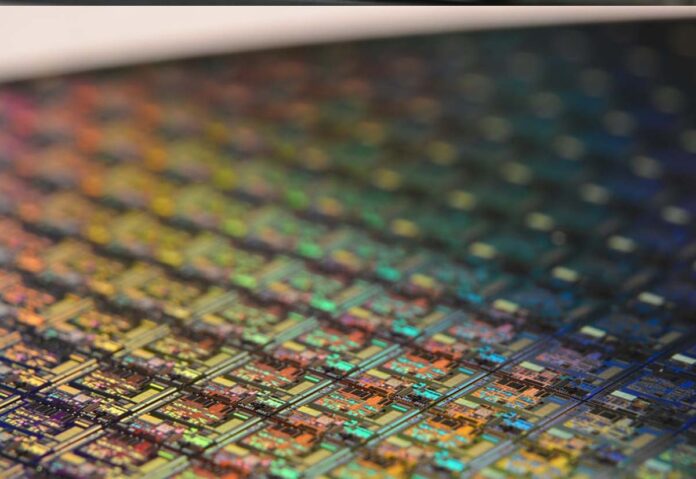 Il settore dei semiconduttori in Cina mira oltre la produzione di chip da 7nm