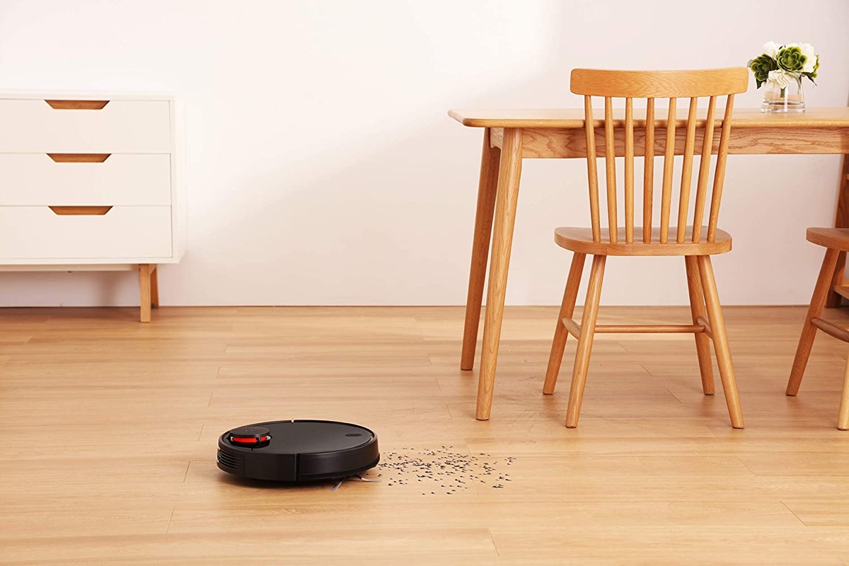 Xiaomi Robot Vacuum Mop Pro, il robot per pulire la casa: su eBay sconto a 220 euro