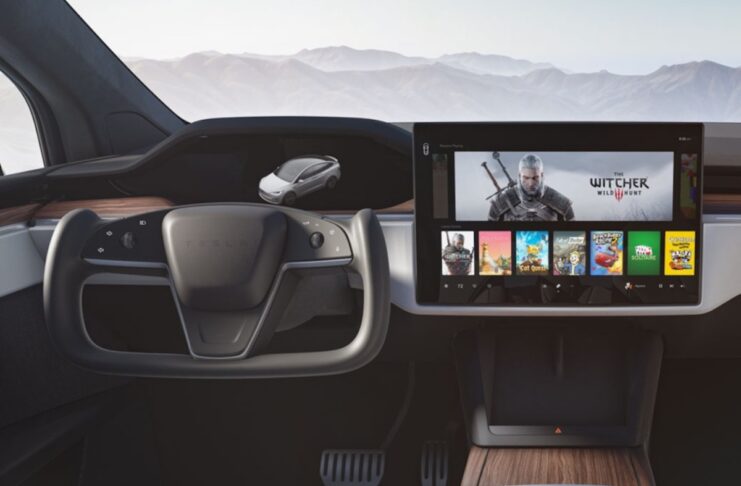 Tesla Model S 2021 aggiorna gli interni con uno sterzo che dividerà i fan