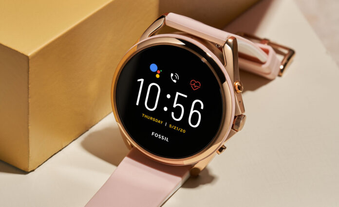 Fossil debutta nel mondo degli smartwatch LTE e aggiunge altri stili alla collezione Michael Kors