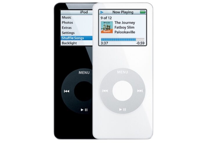 Un iPod mini di prima generazione con porta USB-C