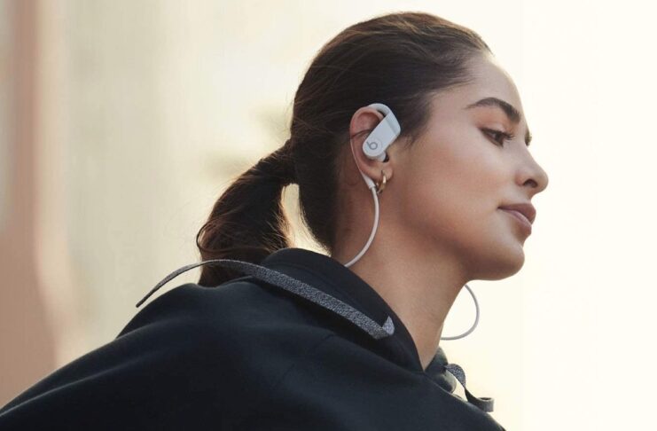 PowerBeats 4, in sconto su Amazon: solo 99,99 €