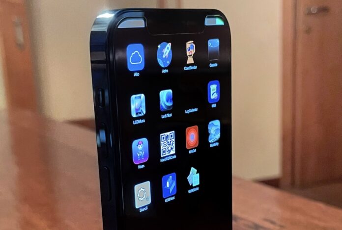 Il prototipo iPhone 12 Pro senza iOS funziona con SwitchBoard