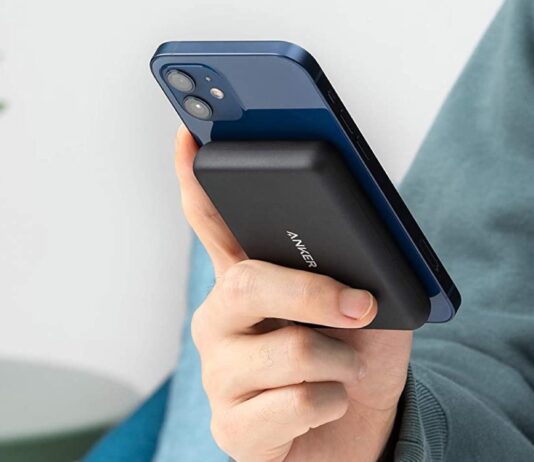 Le migliori batterie USB-C per ricaricare i vostri smartphone Anker PowerCore Magnetic 5K è la batteria che si attacca agli iPhone 12