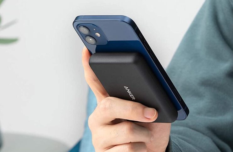 Anker PowerCore Magnetic 5K è la batteria che si attacca agli iPhone 12
