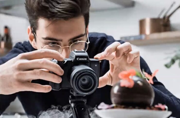 EOS M50 Mark II Canon: pensata per i Vlogger e lo smart working