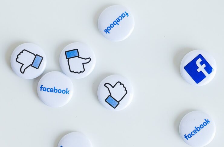 Facebook vuole convincere gli utenti iPhone a lasciarsi tracciare