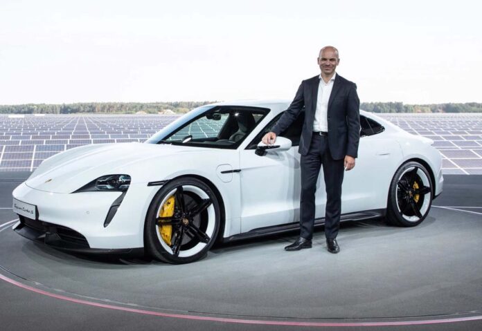 Apple ha assunto Manfred Harrer, ex Chassis Vice President di Porsche
