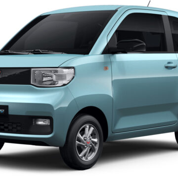 La mini auto elettrica cinese da 3.700 euro sfida Tesla