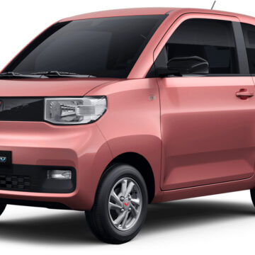 La mini auto elettrica cinese da 3.700 euro sfida Tesla