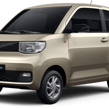 La mini auto elettrica cinese da 3.700 euro sfida Tesla