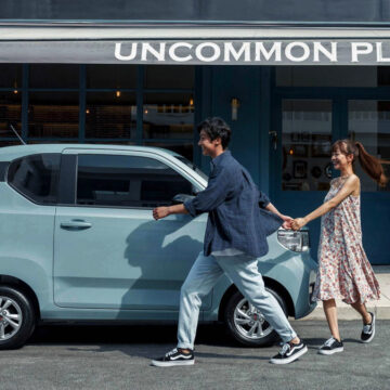 La mini auto elettrica cinese da 3.700 euro sfida Tesla