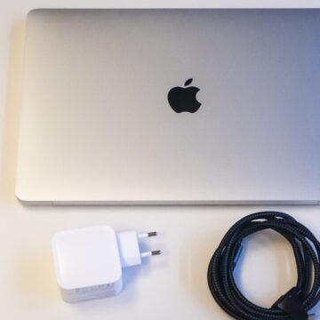 Recensione RAVPower PD Pioneer 65W: il caricabatterie che si sdoppia in potenza e comodità