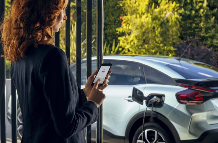 La ricarica della nuova Citroën ec4 -100% ëlectric si programma con l’app