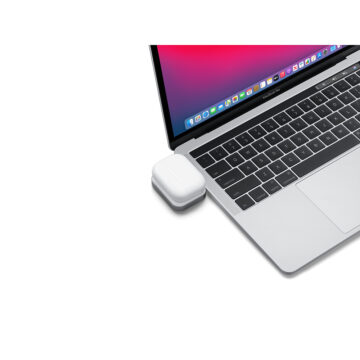 Da Satechi il caricatore wireless double face per AirPods e Apple Watch