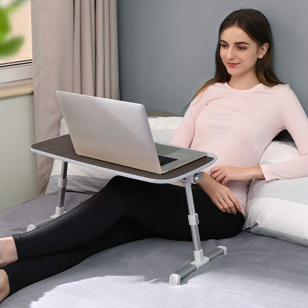 Recensione Taotronics Laptop Standing Desk, smart working comodo e intelligente