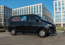 Un assistente vocale specifico per i corrieri progettato in UK Un assistente vocale specifico per i corrieri, progetto in UK