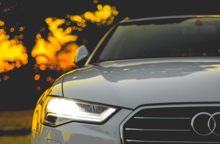 Audi, la piattaforma dati Car-to-X rileva variazioni del manto stradale