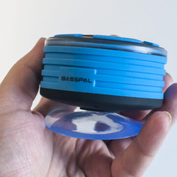 Recensione BassPal altoparlante per doccia, dal bagno al palco di Sanremo è un attimo