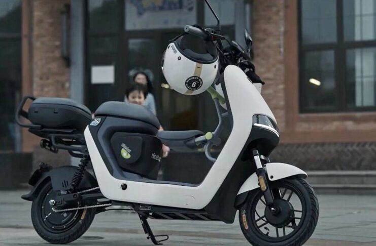 Ninebot A30C, Xiaomi reinventa il Ciao elettrico