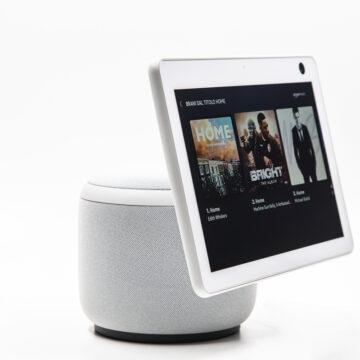 Il nuovo Echo Show 10 ruota per seguire l’utente