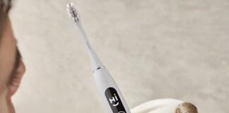 Oclean X Pro Elite, lo spazzolino sonico smart con ricarica veloce Qi 2.0 è una vera bomba