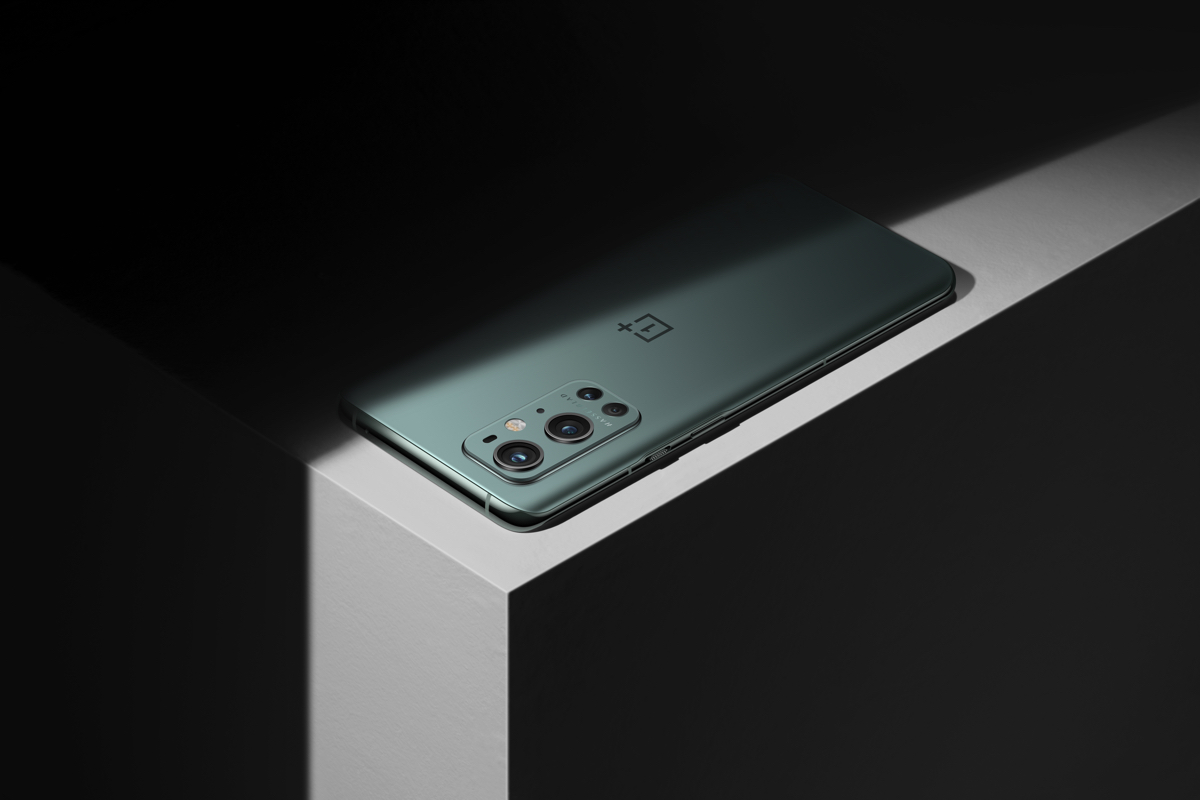 OnePlus 9 brillano per fotografia Hasselblad, display e ricarica