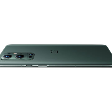 OnePlus 9 brillano per fotografia Hasselblad, display e ricarica