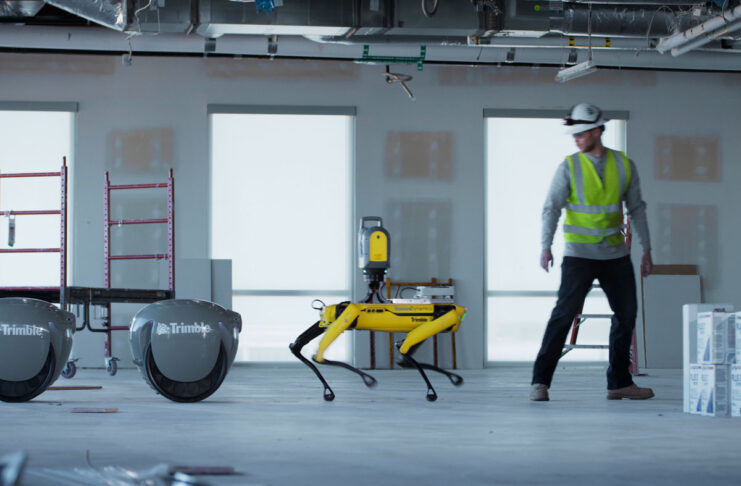 Piaggio sperimenta robot con l’insegumento intelligente