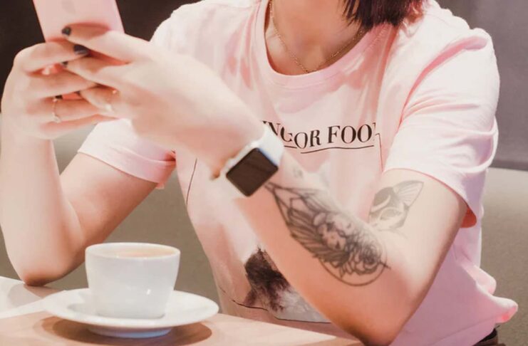 Creato il primo tatuaggio OLED che si illumina sulla pelle